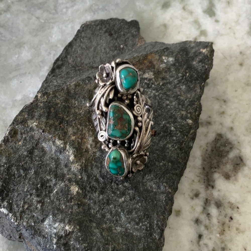 Vintage Navajo Tony Guerro Turquoise & Sterling silver Navajo ring - Picture 3 of 8